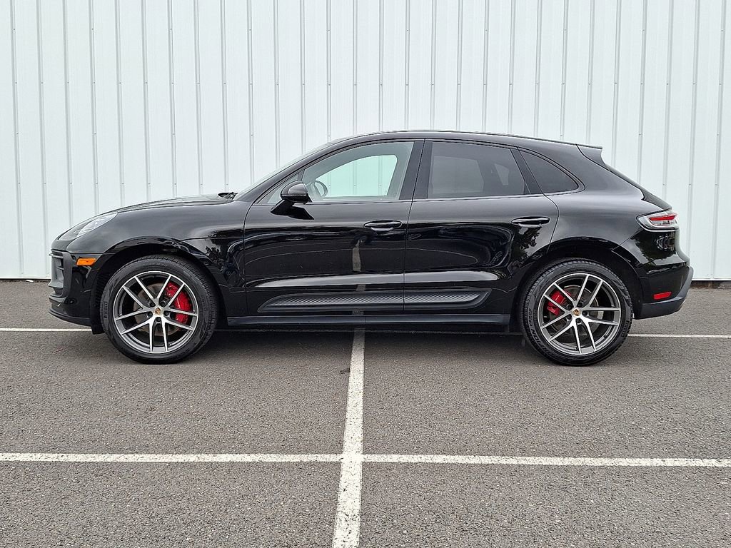 2023 Porsche Macan S photo 2