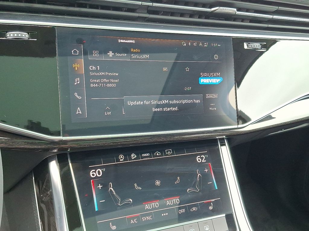2024 Audi Q7 55 Premium Plus photo 3