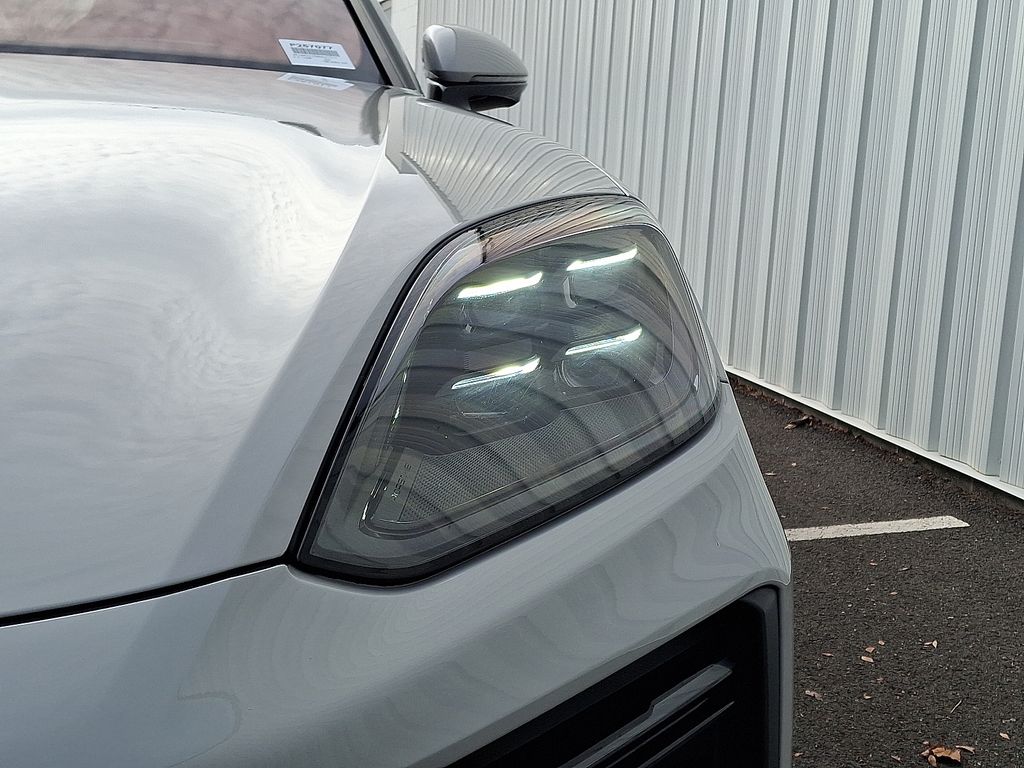 2025 Porsche Cayenne Coupe Turbo E-Hybrid - Photo 13