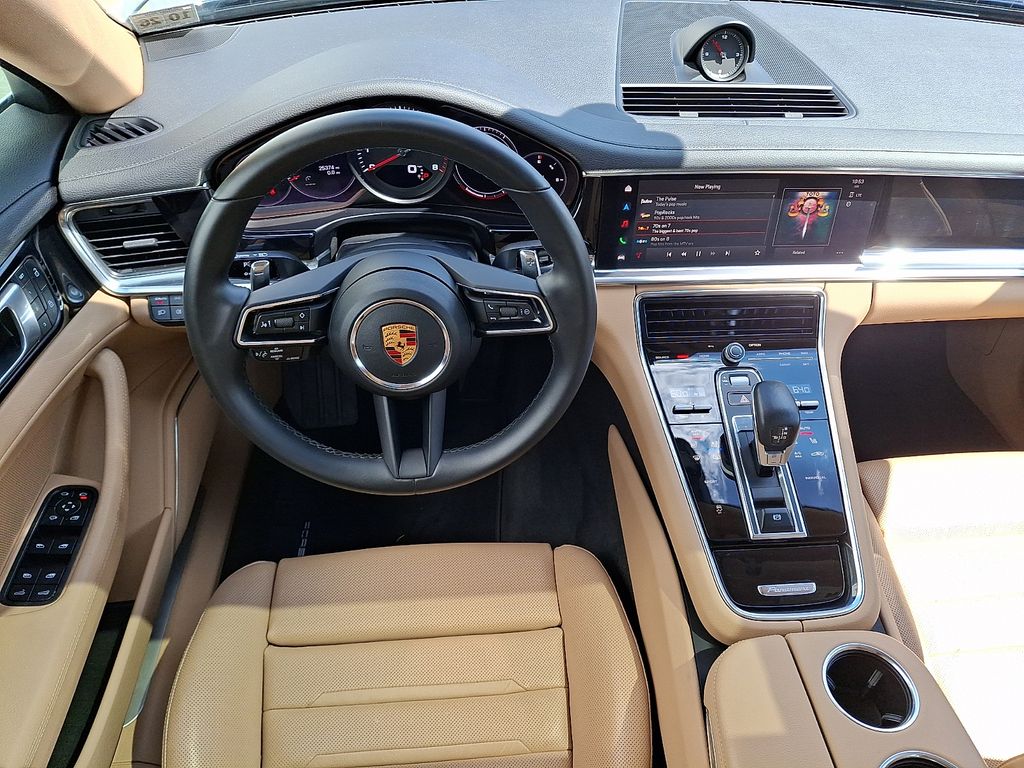 2022 Porsche Panamera - Photo 15