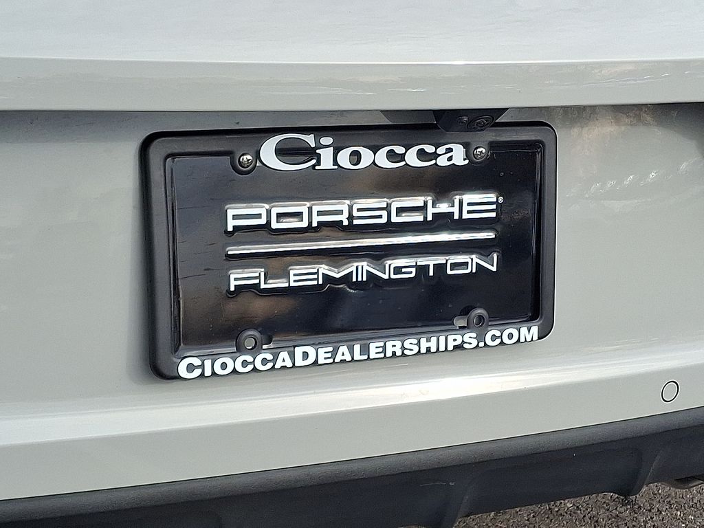 2025 Porsche Cayenne Coupe Turbo E-Hybrid - Photo 35