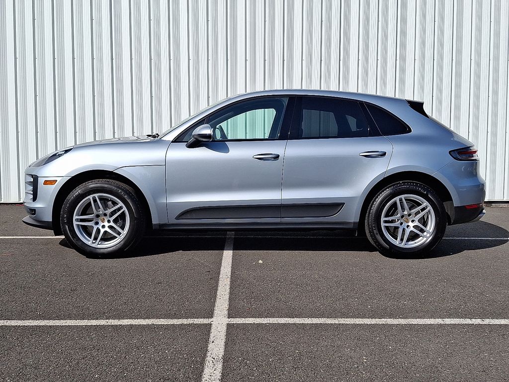 2021 Porsche Macan Base photo 2