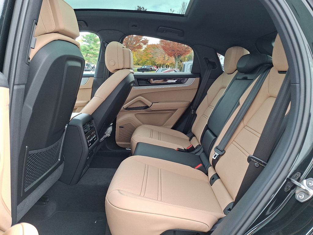 2026 Porsche Cayenne Coup S - Photo 14