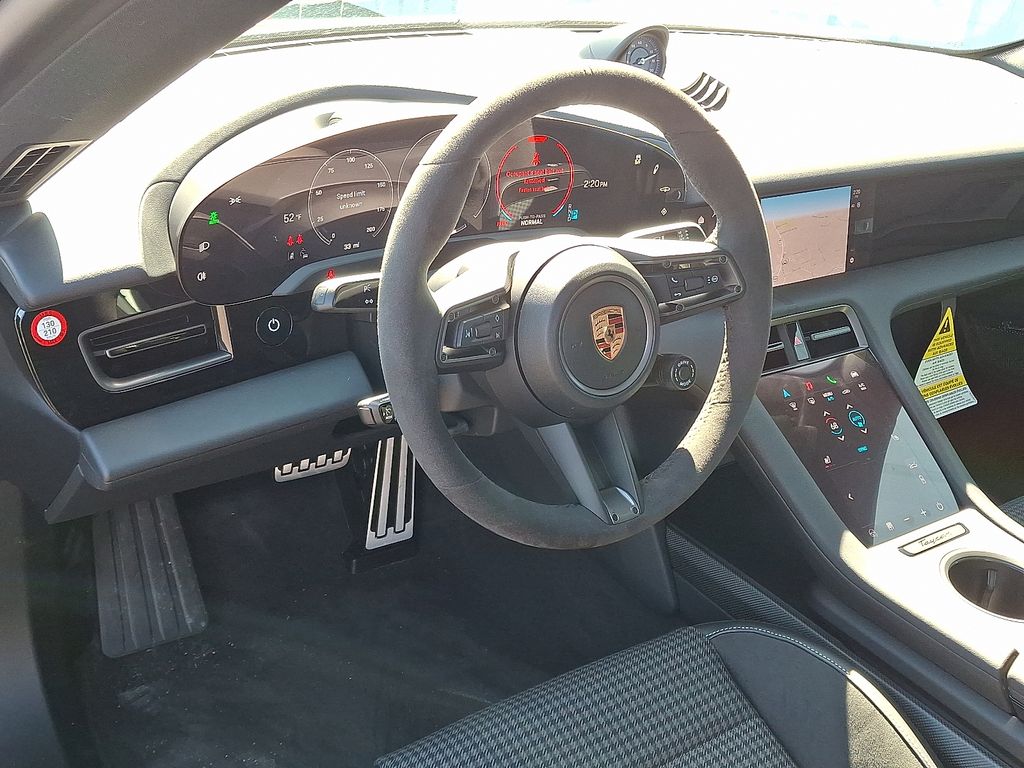 2025 Porsche Taycan 4S photo 4