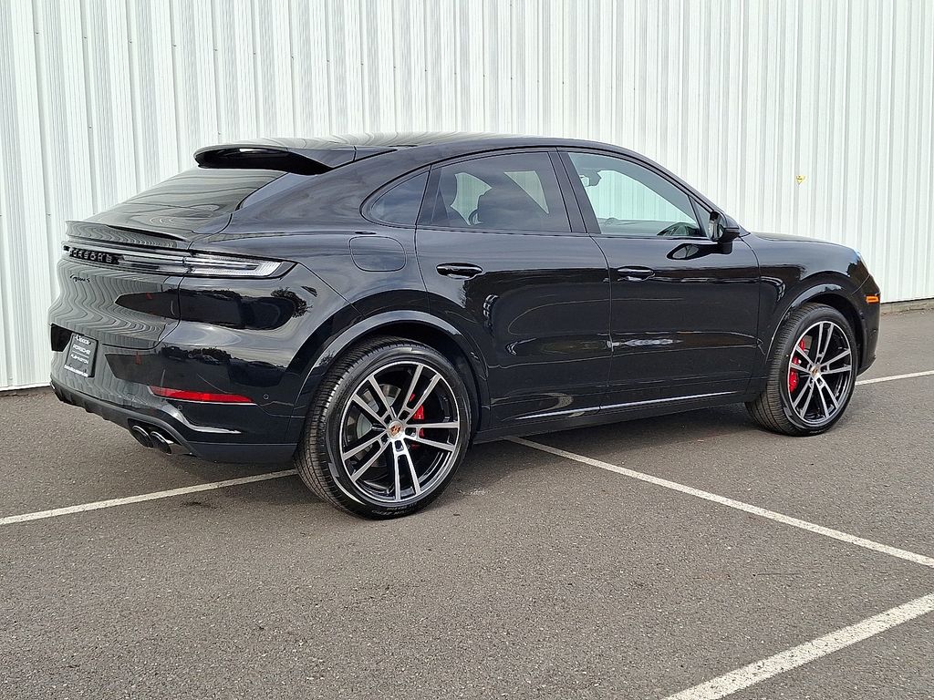 2026 Porsche Cayenne Coup S - Photo 9