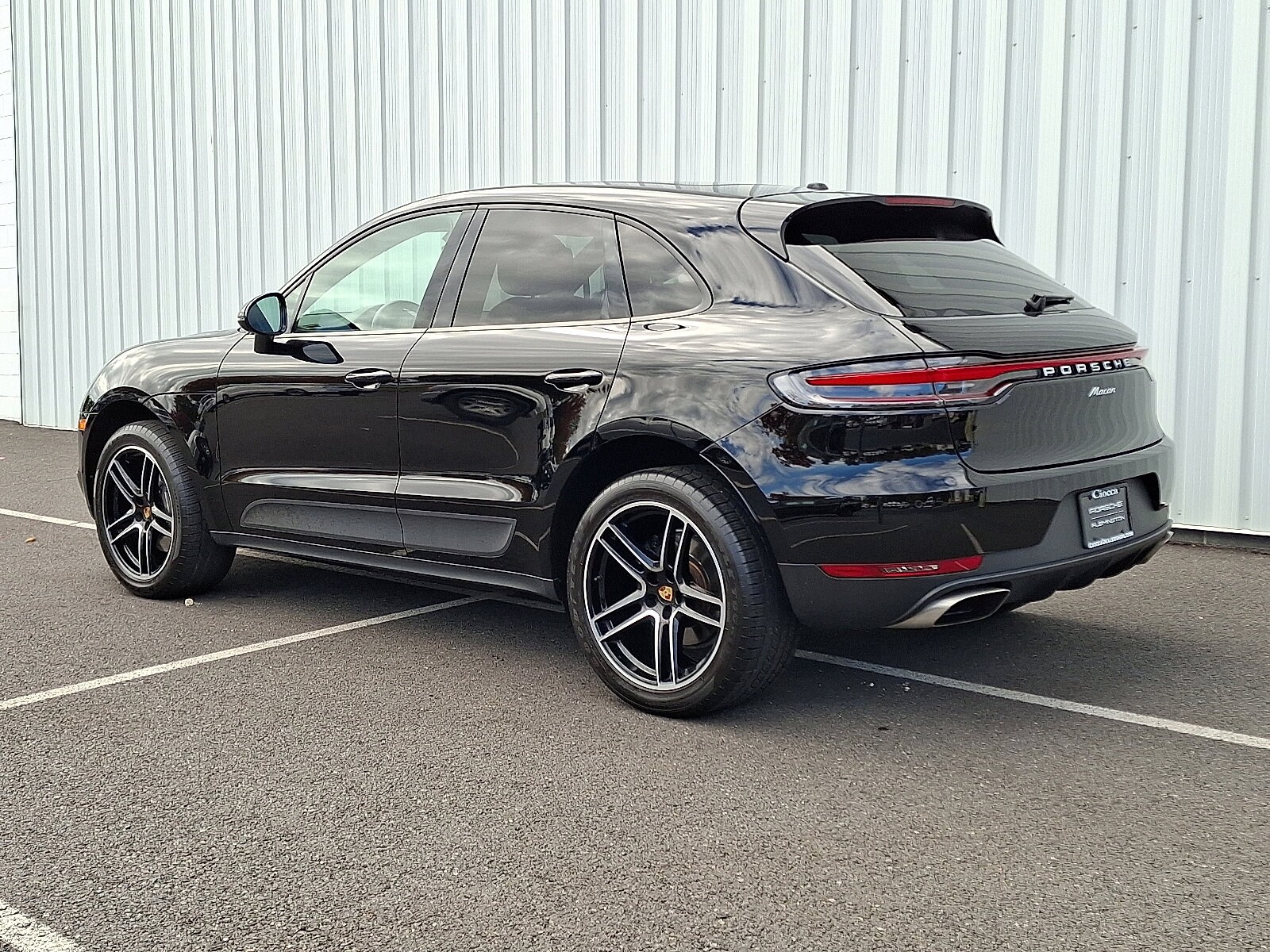 2021 Porsche Macan Base photo 3