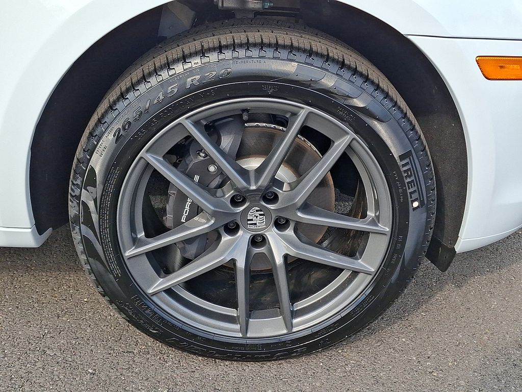 2026 Porsche Macan T - Photo 12