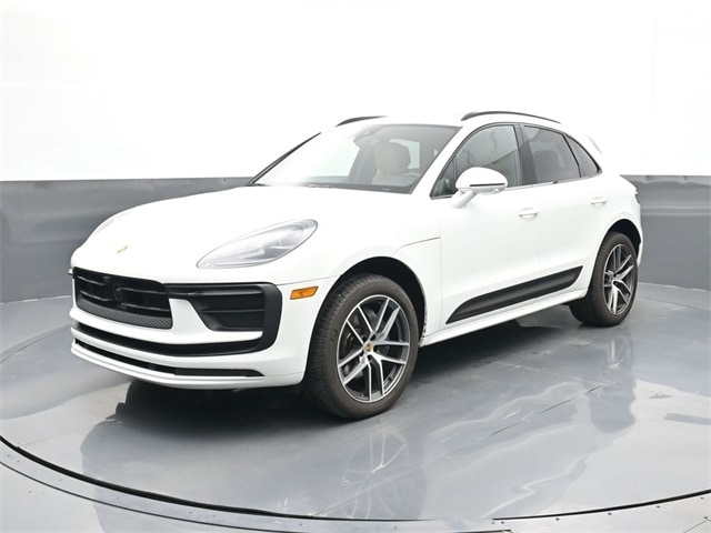 2024 Porsche Macan T