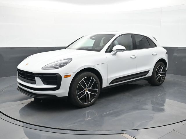 2023 Porsche Macan's photo
