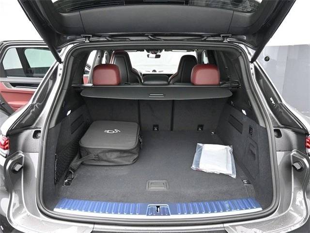 2025 Porsche Cayenne Turbo E-Hybrid - Photo 27