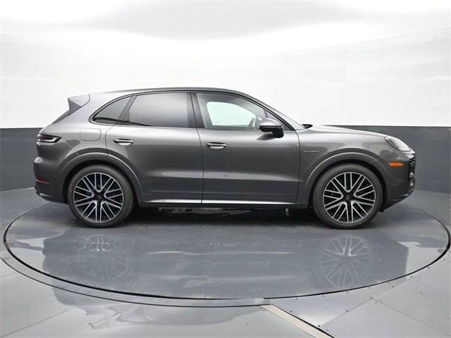 2025 Porsche Cayenne Turbo E-Hybrid - Photo 9