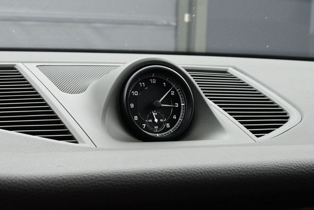 2025 Porsche Macan Base - Photo 12