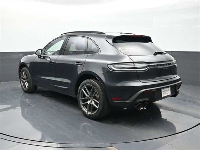 2024 Porsche Macan T photo 3