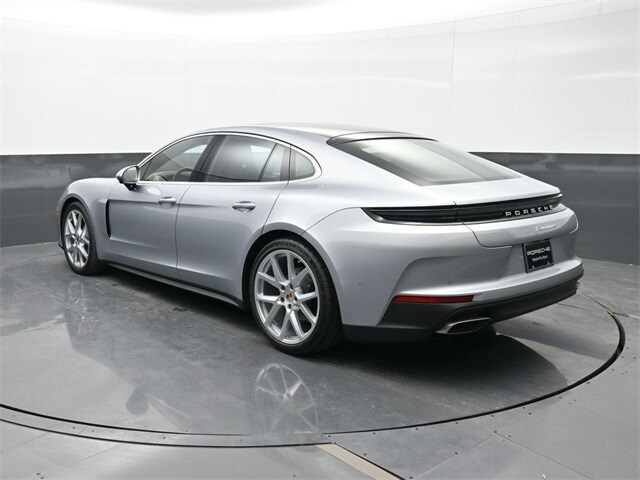 2025 Porsche Panamera 4 photo 3