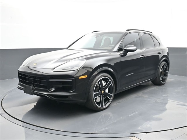 2023 Porsche Cayenne Turbo's photo