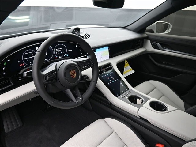 2025 Porsche Taycan 4S photo 4