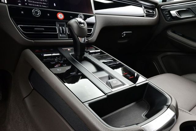 2025 Porsche Macan Base - Photo 11