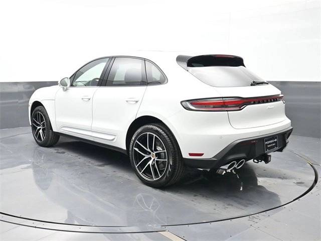 2026 Porsche Macan T photo 3