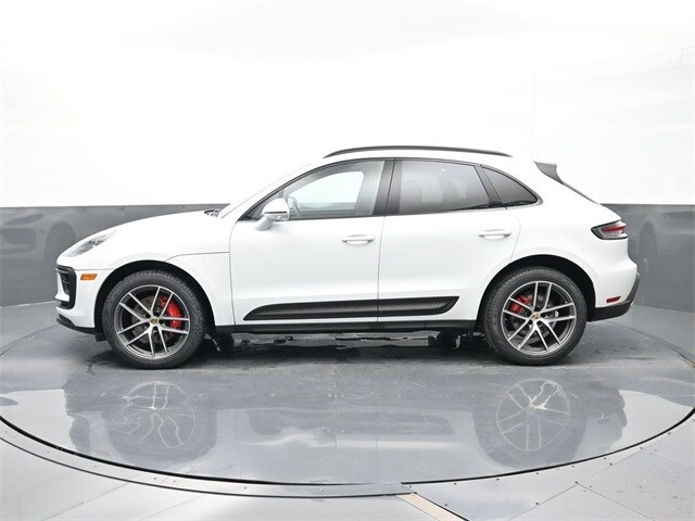 2023 Porsche Macan S photo 2