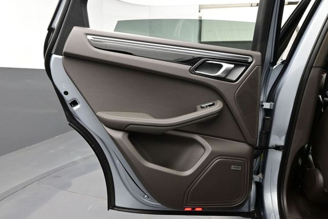 2025 Porsche Macan Base - Photo 13