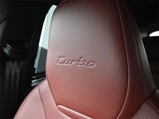 2025 Porsche Cayenne Turbo E-Hybrid - Photo 36