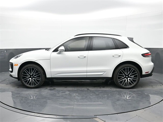 2025 Porsche Macan S photo 2