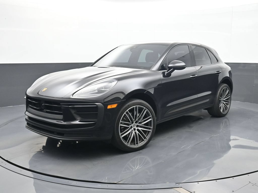 2023 Porsche Macan Base