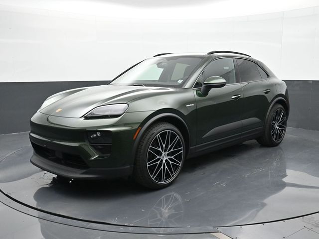 2025 Porsche Macan Base