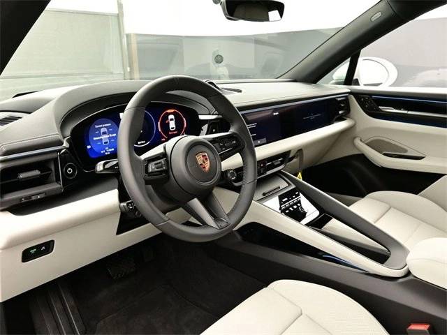 2025 Porsche Macan 4 Electric photo 4