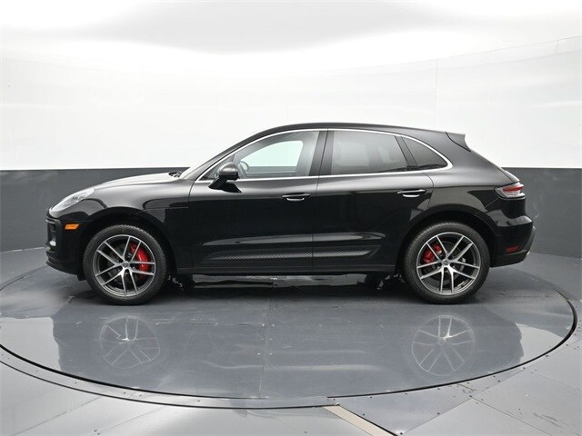 2023 Porsche Macan S photo 2