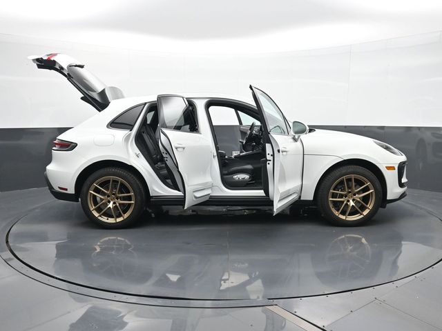 2025 Porsche Macan Base - Photo 34