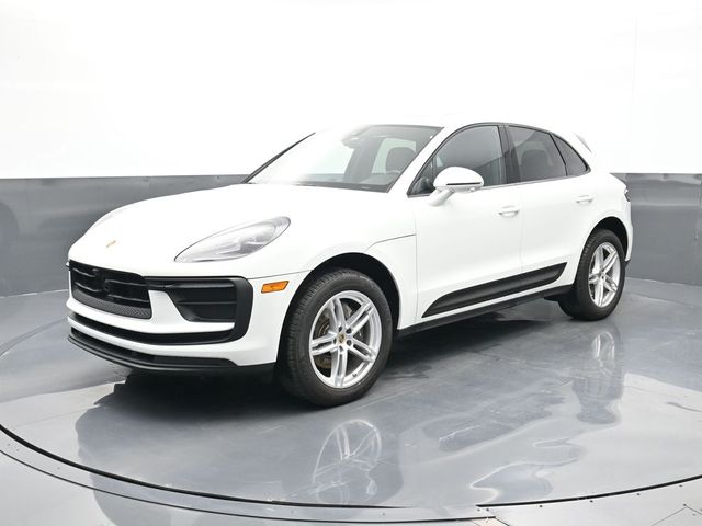 2024 Porsche Macan's photo
