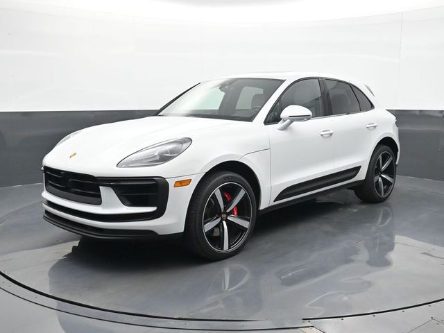 2023 Porsche Macan S's photo