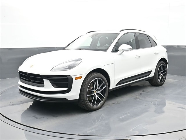 2025 Porsche Macan T's photo