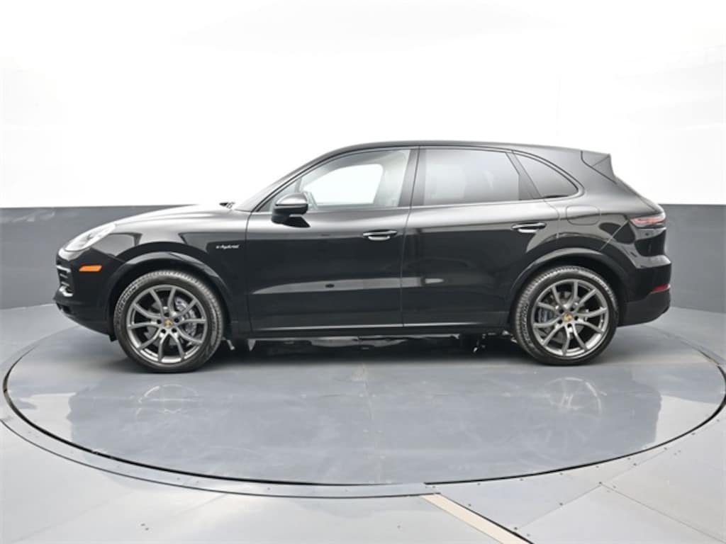Certified 2023 Porsche Cayenne E-Hybrid Platinum Edition SUV
