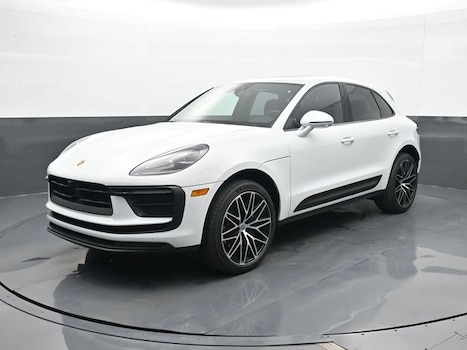 2025 Porsche Macan SUV