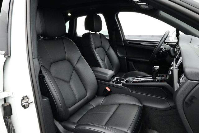 2025 Porsche Macan Base - Photo 18