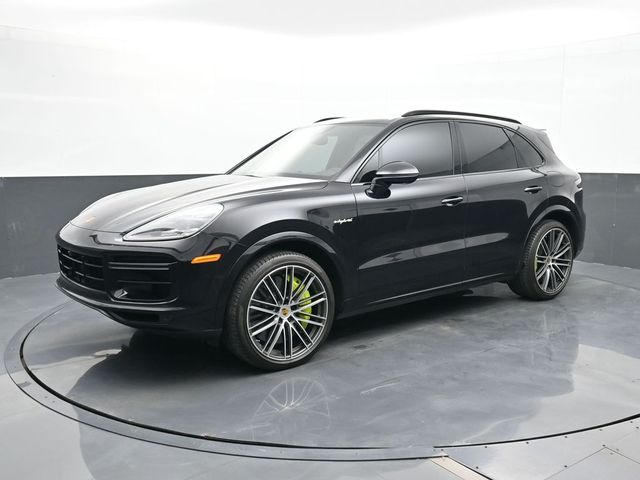 2022 Porsche Cayenne Turbo S E-Hybrid's photo
