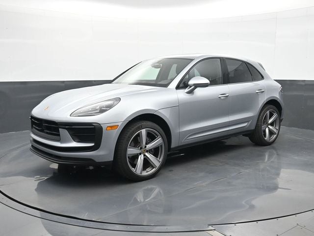 2025 Porsche Macan -'s photo