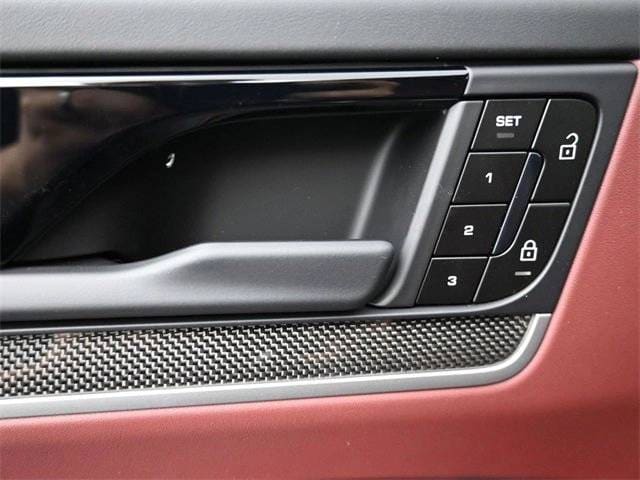 2025 Porsche Cayenne Turbo E-Hybrid - Photo 28