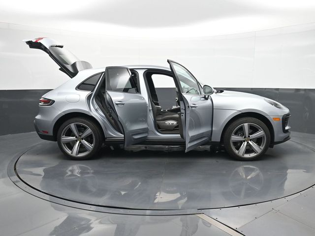 2025 Porsche Macan Base - Photo 34