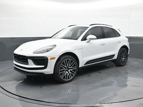 2025 Porsche Macan SUV