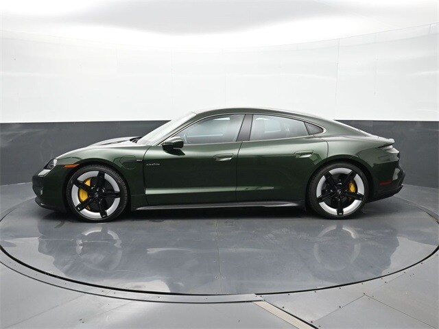 2025 Porsche Taycan Turbo S photo 2