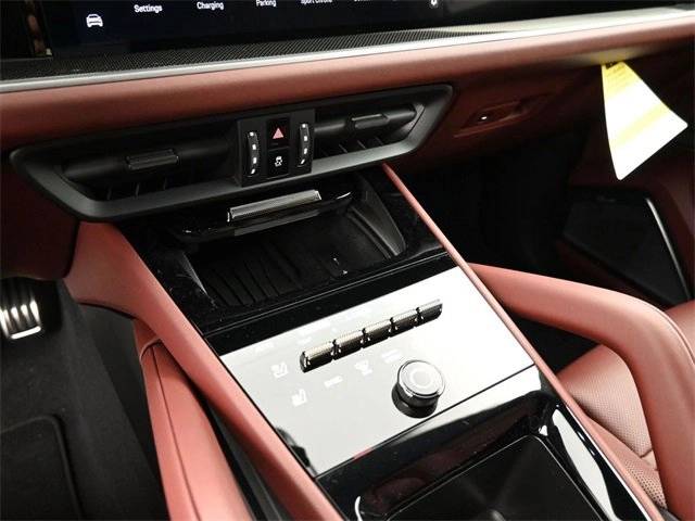2025 Porsche Cayenne Turbo E-Hybrid - Photo 22
