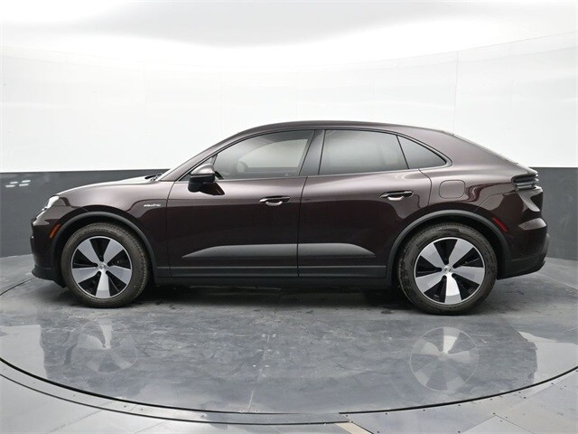 2024 Porsche Macan Electric 4 photo 2