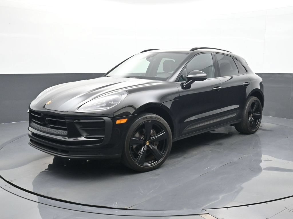 2023 Porsche Macan Base