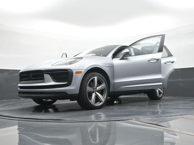 2025 Porsche Macan Base - Photo 31