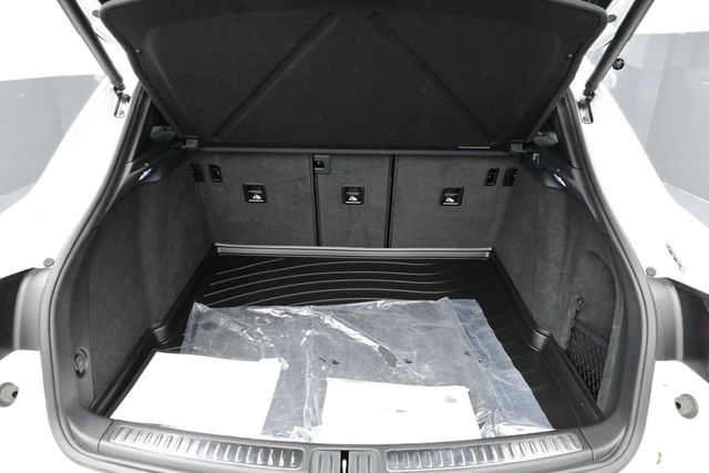 2025 Porsche Macan Base - Photo 16