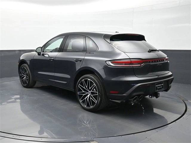 2026 Porsche Macan T photo 3