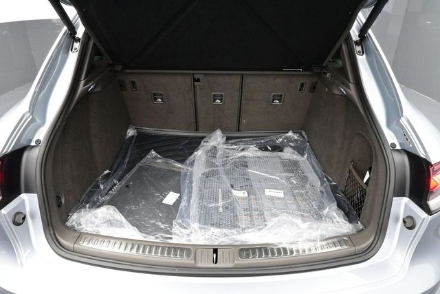2025 Porsche Macan Base - Photo 16